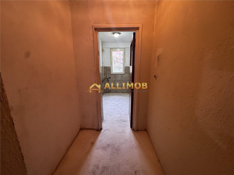 Tei  apartament 3 camere de vanzare